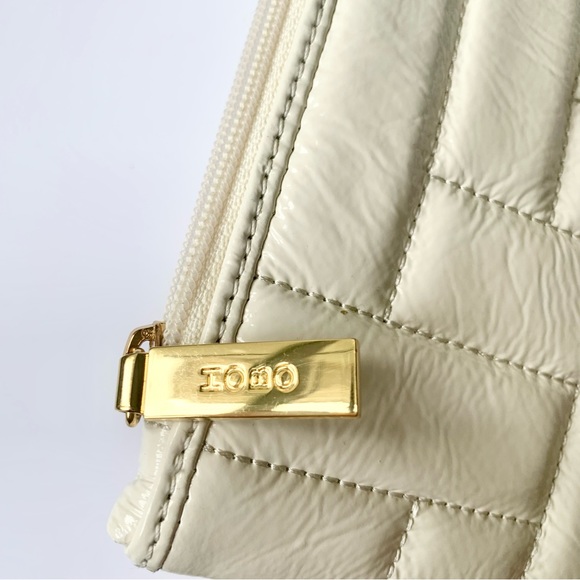 Nee HOBO International White Quilted Patent Glazed Leather Wristlet Wallet - Picture 3 of 12